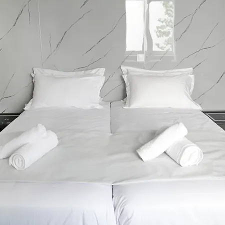 Celia Aparthotel 2*