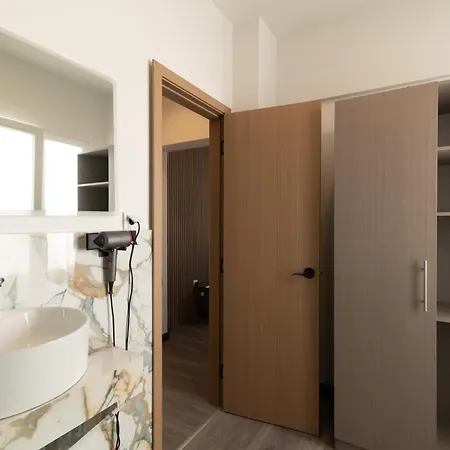 Celia Aparthotel 2*