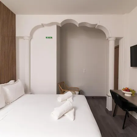 Aparthotel Celia 2*
