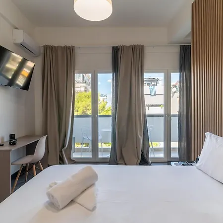 Celia Aparthotel 2*