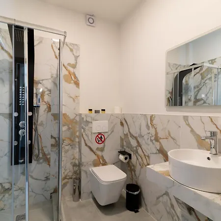 Aparthotel Celia 2*
