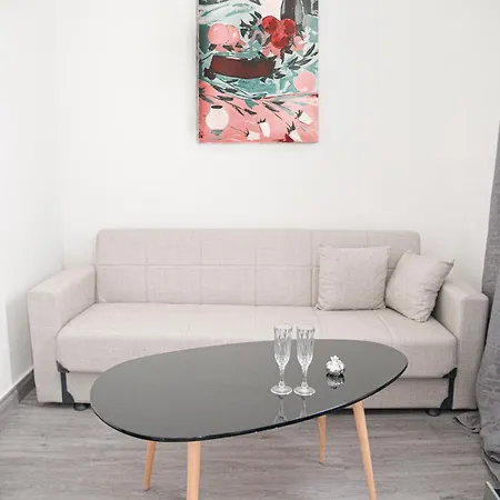 Celia Aparthotel