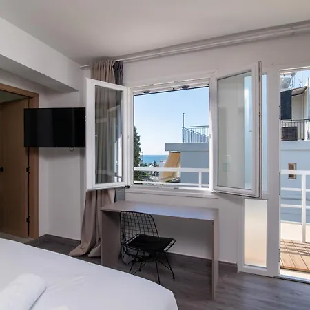 Aparthotel Celia Athene